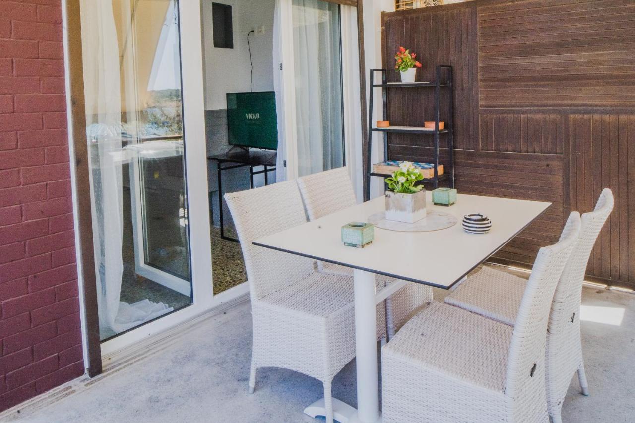 Green Apartment Ground Floor Feel Like Home Properties Saronida Екстер'єр фото