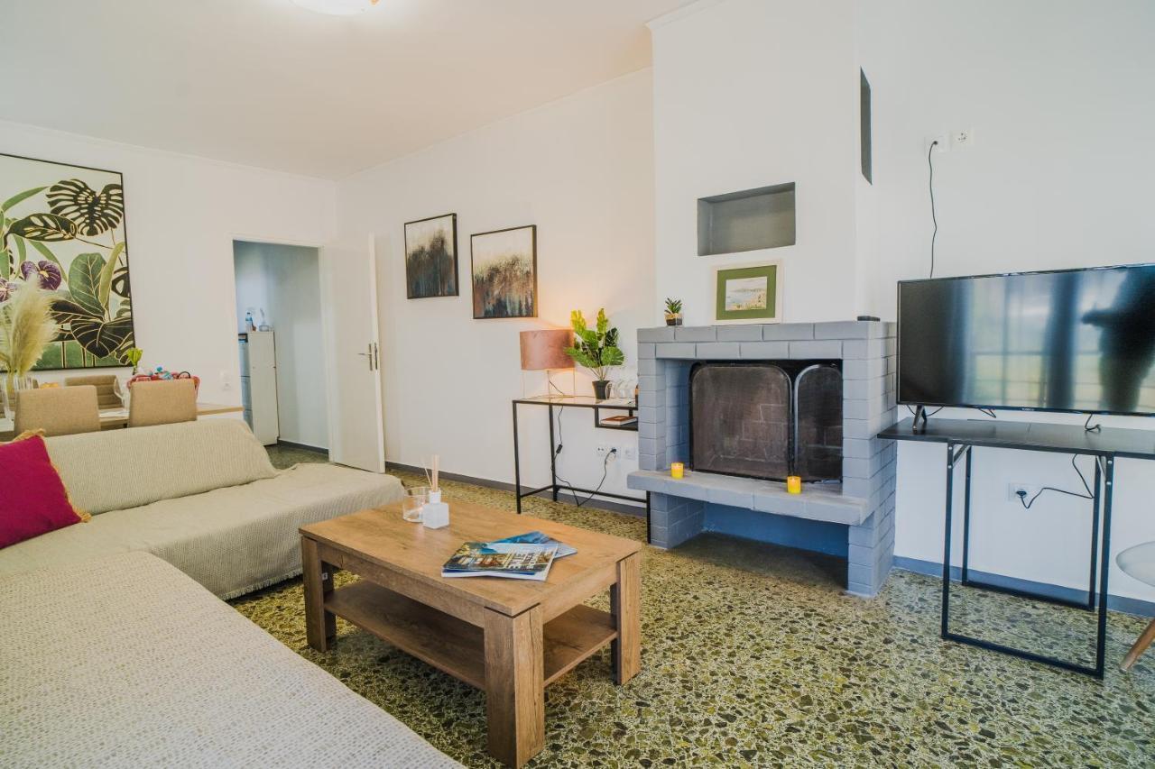 Green Apartment Ground Floor Feel Like Home Properties Saronida Екстер'єр фото