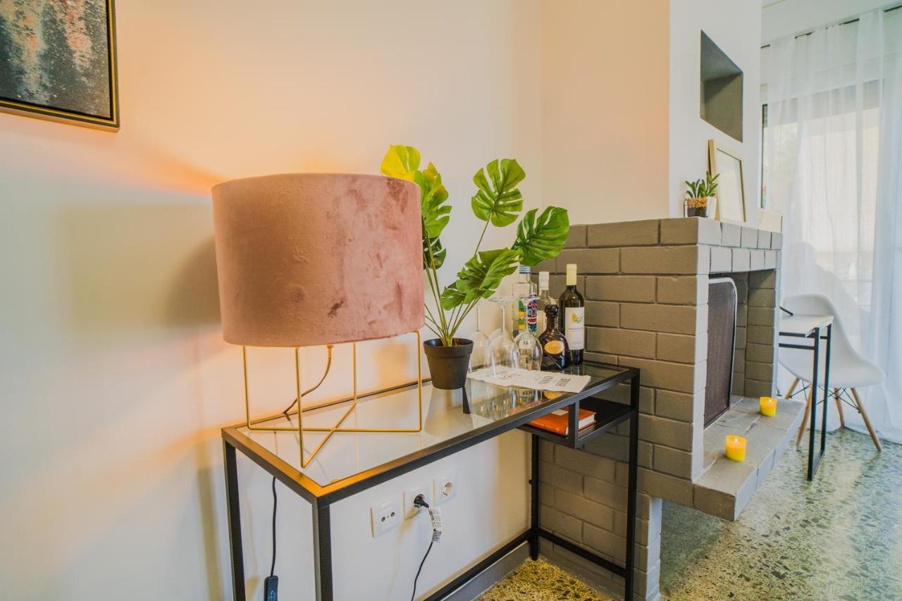 Green Apartment Ground Floor Feel Like Home Properties Saronida Екстер'єр фото